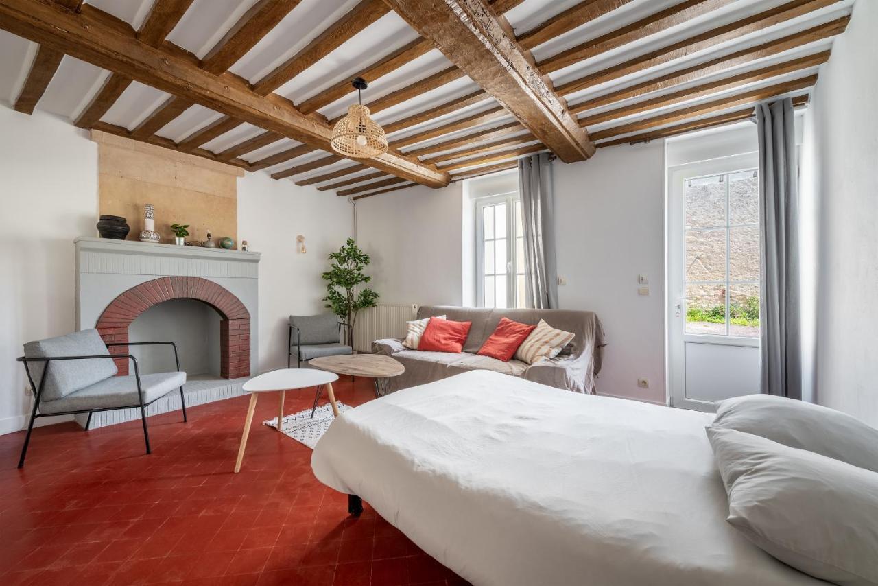 L'Escalier Rouge - Maison Renovee Avec Cour Luc-sur-Mer Exterior foto